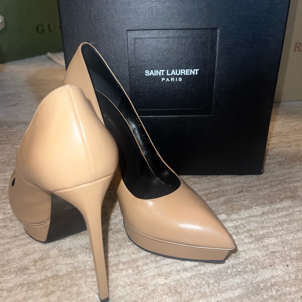 Saint Laurent Janis Pumps